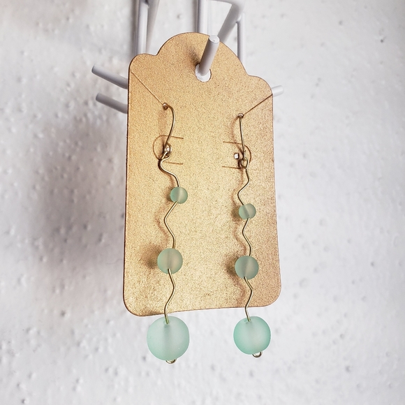 Zig Zag Earrings - Picture 4 of 5